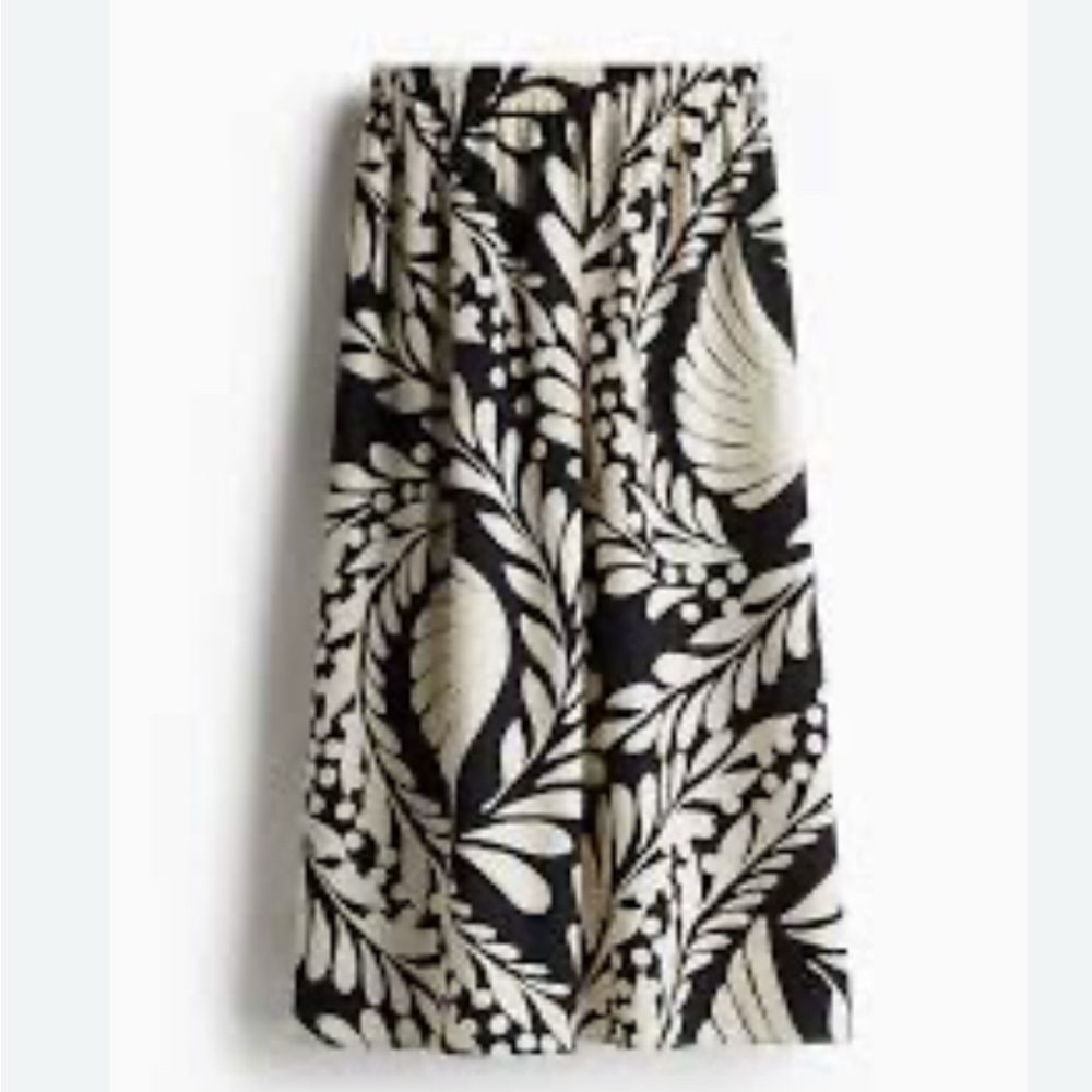 H&M Cotton Skirt, Unworn, black and cream midi flare